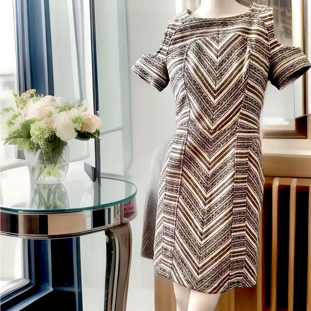 PENDLETON Portland Collection. Wool Cutout Sheath Dress. - Picture 8 of 10